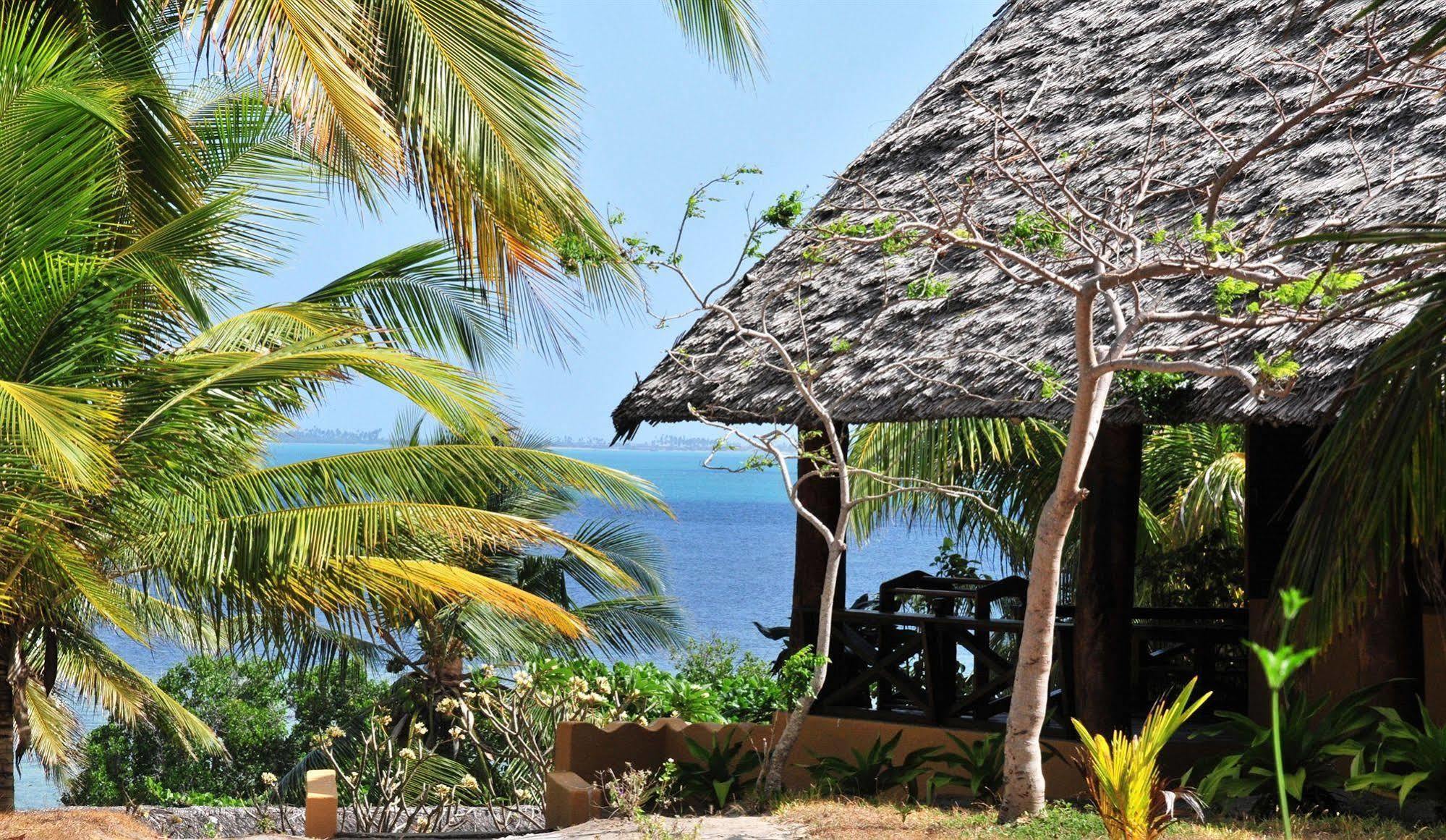 Kinasi Lodge Utende Esterno foto
