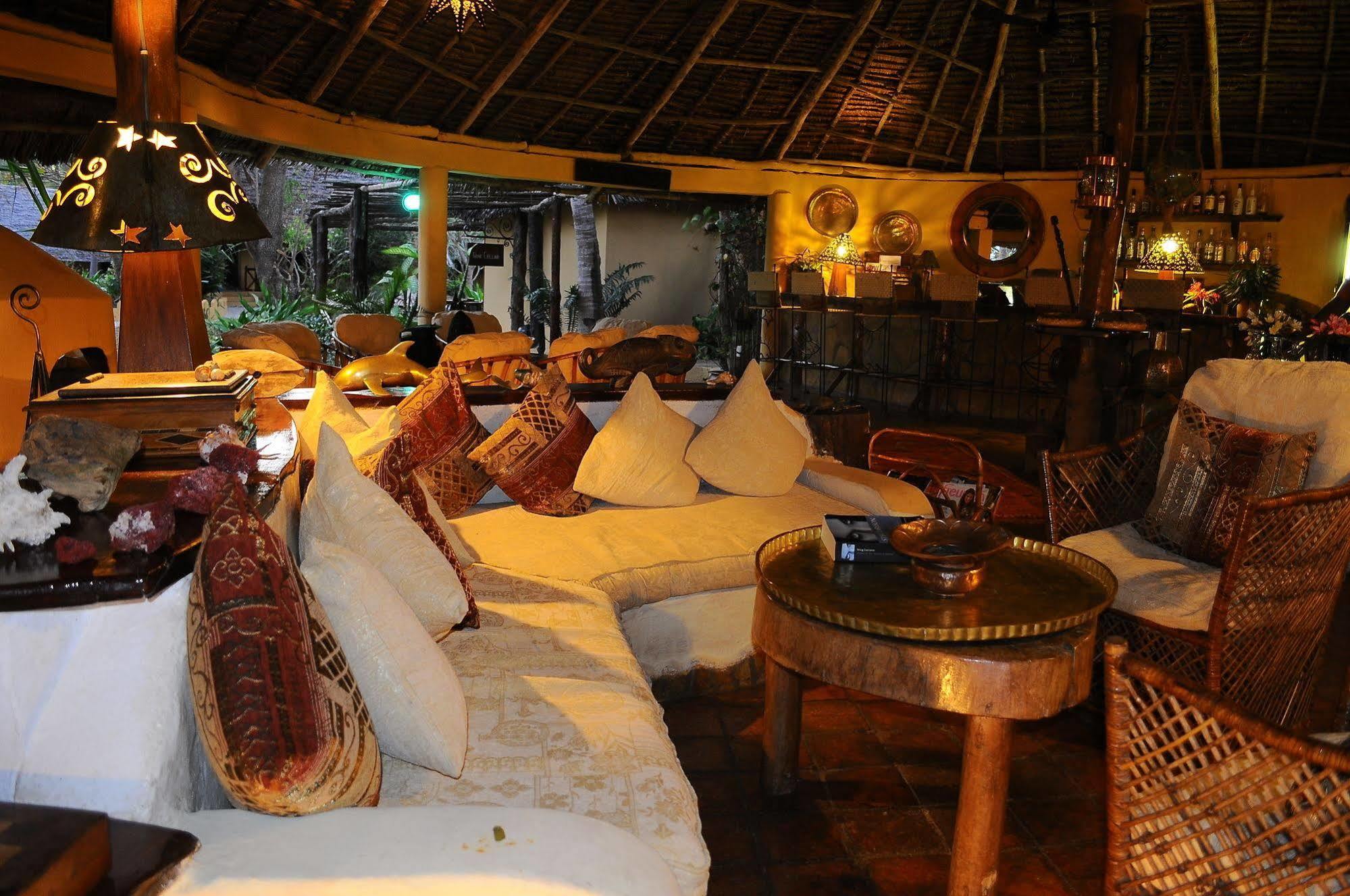 Kinasi Lodge Utende Esterno foto