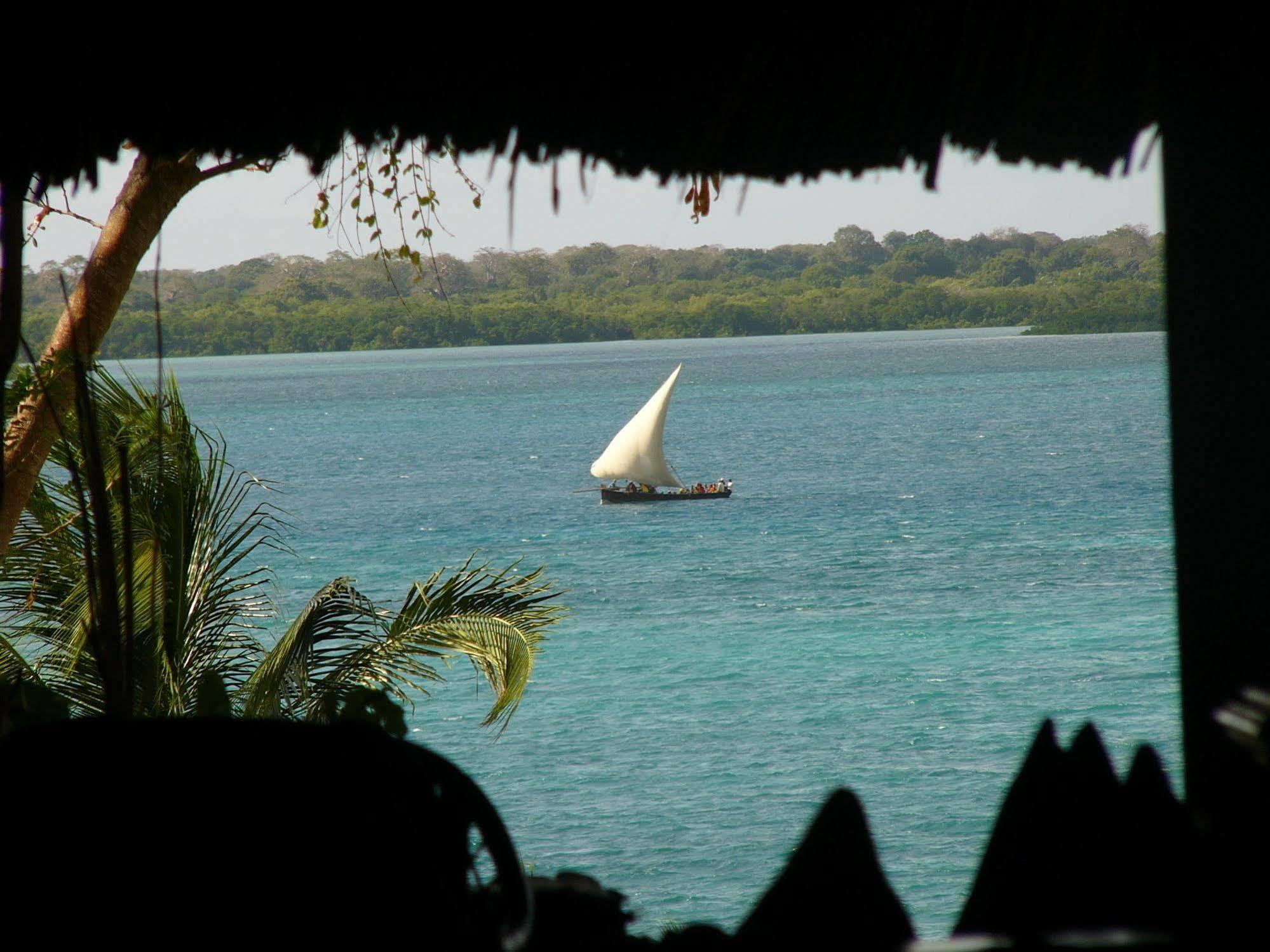 Kinasi Lodge Utende Esterno foto