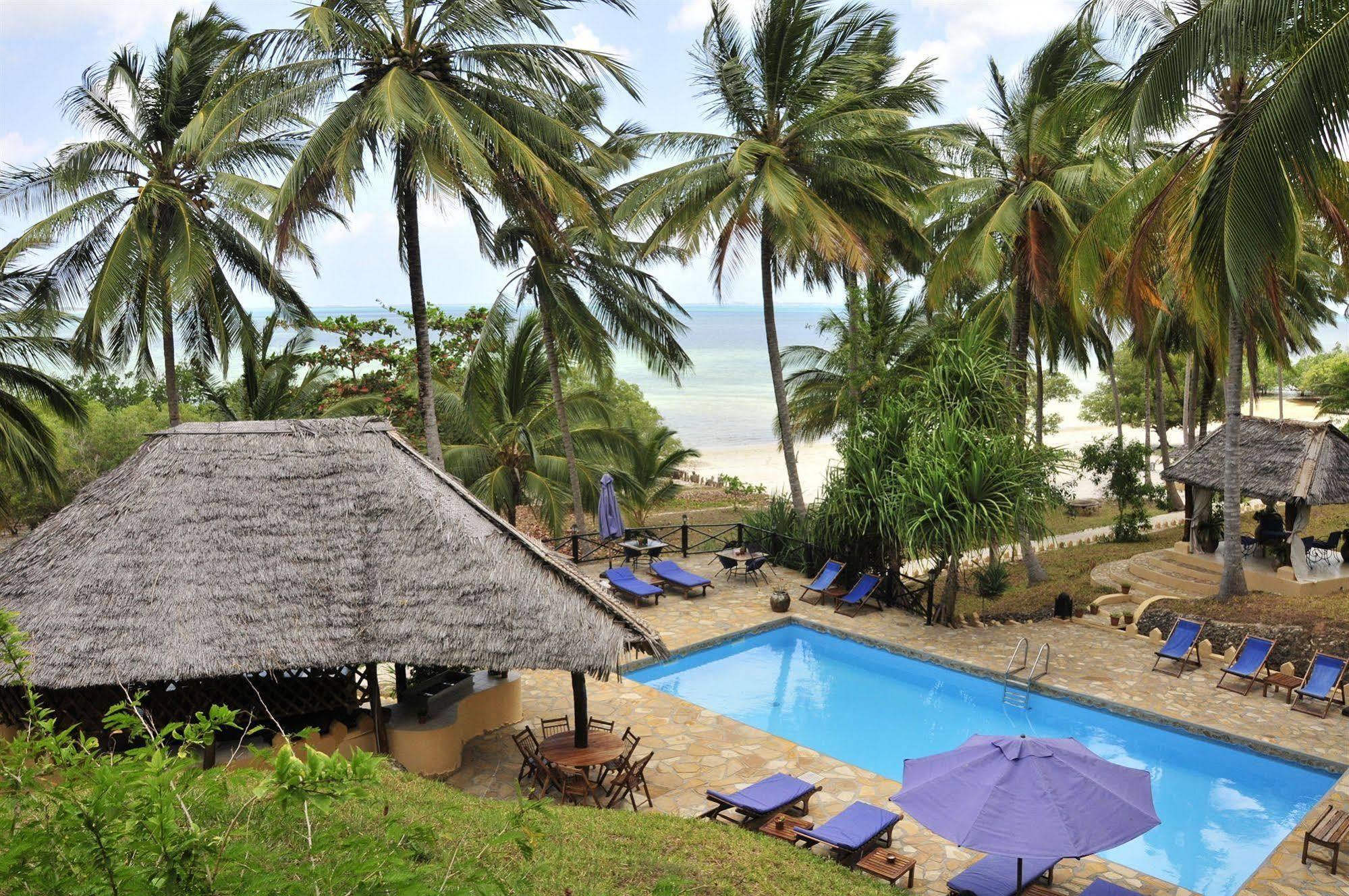 Kinasi Lodge Utende Esterno foto