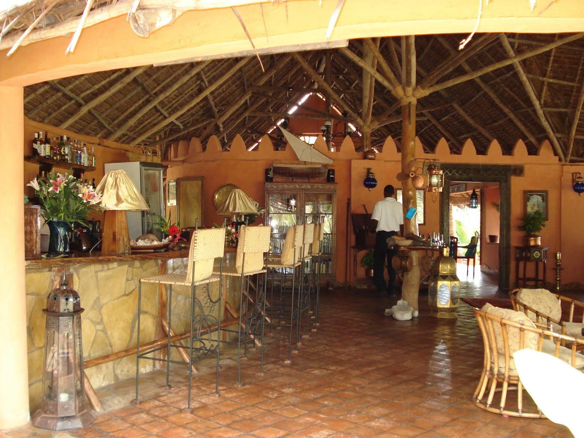 Kinasi Lodge Utende Esterno foto